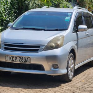 Toyota Isis Platana 2010
